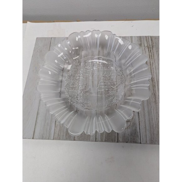MIKASA Winter Dreams Collection 10 1/4" Frosted Serving Bowl - Picture 1 of 3